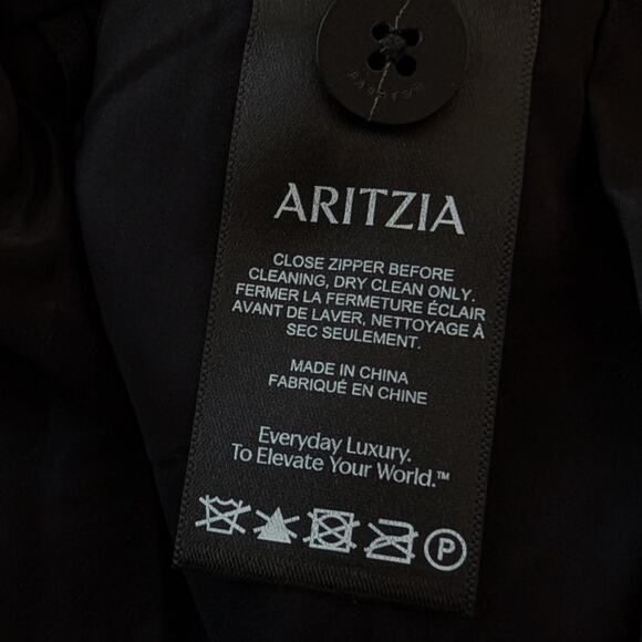 NWT Babaton Bureau Black Mid-rise Wool Twill Pleated Mini Shorts, size 2 - Picture 9 of 9